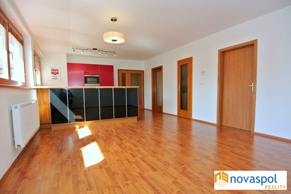 Prostorný 3+kk, 79 m2, Na Strži, Praha 4 Krč. - Fotka 4