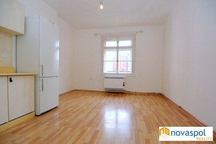 1+kk, 28 m2, Přemyslovská, Praha 3 Vinohrady. - Fotka 3