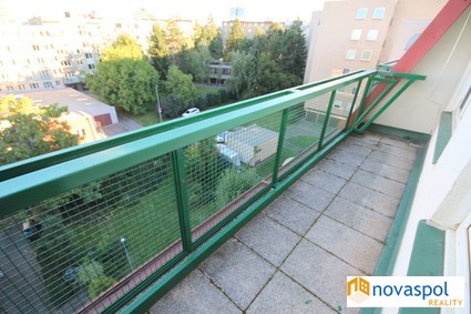 2+kk, 41m2 + velká terasa 10m2, Praha 3 - Žižkov, klidný a světlý byt - Fotka 1