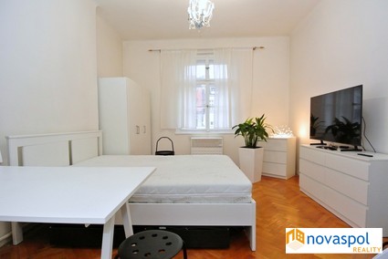 1+kk, 26 m2, Přemyslovská, Praha 3 Vinohrady. - Fotka 3