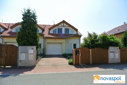 Krajní řadový RD, 4+kk 116 m2 + 19 m2 garáž , zahrada 170 m2, Vyšebrodská, Praha 4 Libuš. - Fotka 18