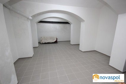 Sklad, dílna, prostor 90m2 v suterénu domu, Praha 3 - Žižkov - Fotka 1