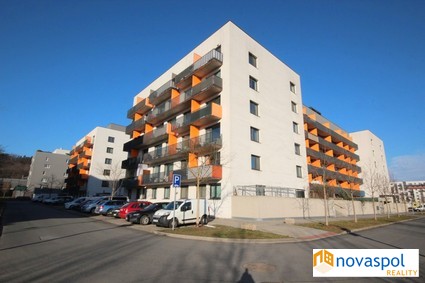 Novostavba, zařízeno: Byt 2+kk/B, sklepem a garážovým stáním, u metra Kolbenova, ulice Strnadových - Fotka 15