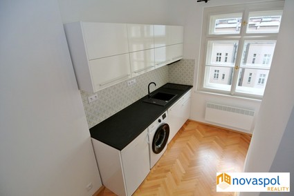 Nový, po celkové rekonstrukci 1+kk, 21 m2, Přemyslovská, Praha 3 Vinohrady. - Fotka 3