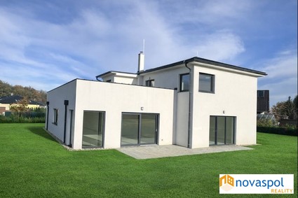 NOVÁ CENA ! Prodej RD 286 m2 + 79 m2 terasa, pozemek 1173 m2, Sulice-Hlubočinka, Praha východ. - Fotka 23