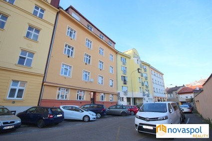 Rekonstrukce: 2+1, 70m2, u metra Palmovka, nezařízeno - Fotka 10
