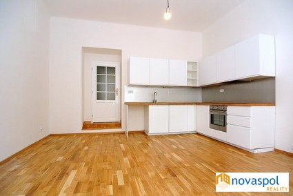 Po rekonstrukci, 2+kk, 59 m2, Heřmanova, Praha 7 Holešovice. - Fotka 2