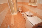 3+1, 100m2, Praha 2 - Vinohrady, neprůchozí pokoje, 2x koupelna, vhodné pro spolubydlení