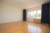 Krásný, světlý, zrekonstruovaný byt 2+1, 60m2, zvýšené přízemí vily, zahrada, Modřany
