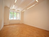 Kanceláře Praha 6: 61m2, metro Dejvická, 2xmístnost 21m2, koupelna, wc, chodba,komora