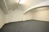 Sklepní prostor bez oken 30m2 + sociální zařízení, dobrý stav, Korunní ulice - Vinohrady