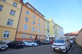 Rekonstrukce: 2+1, 70m2, u metra Palmovka, nezařízeno