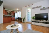 Od října: Prostorný 2+kk/B,  53 m2 + 7 m2 balkon, Ve Slatinách, Praha 10 Záběhlice.